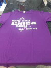 Camiseta púrpura